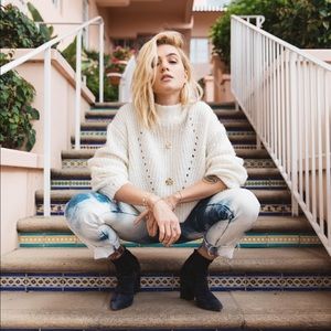 Unif white knit crop sweater small